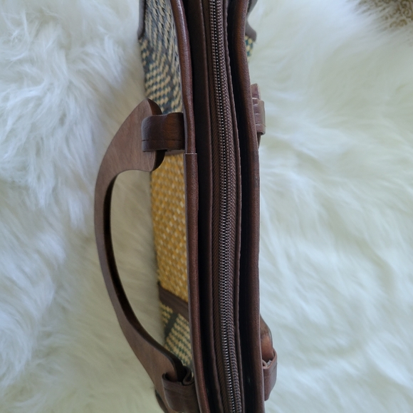 Woven Wooden Handle Bag Fully Lined Gorgeous Colors Mixed Media Every Season - Picture 10 of 12